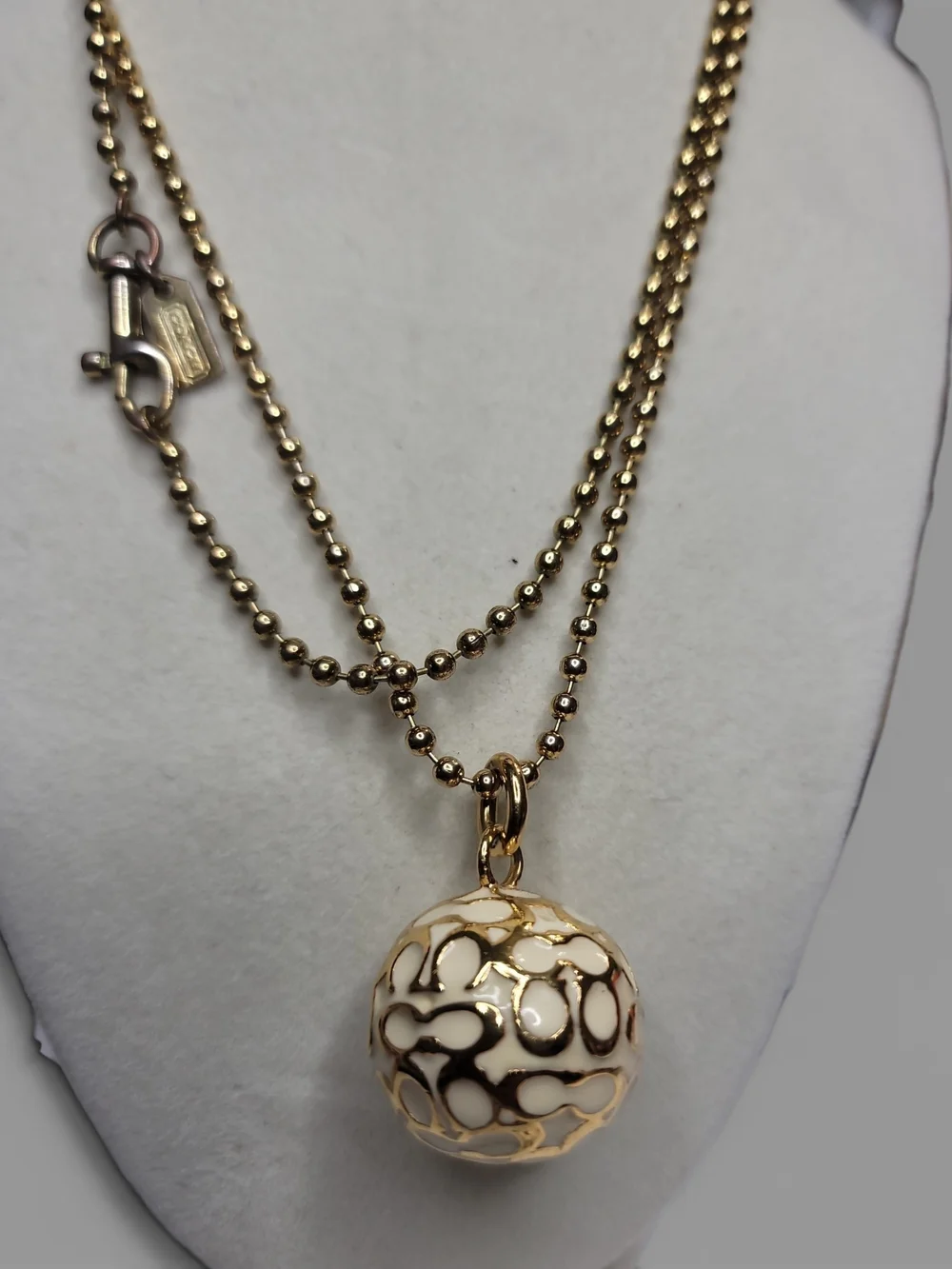 COACH Vintage Signature C Orb/Sphere Pendant Long Necklace Good Condition
